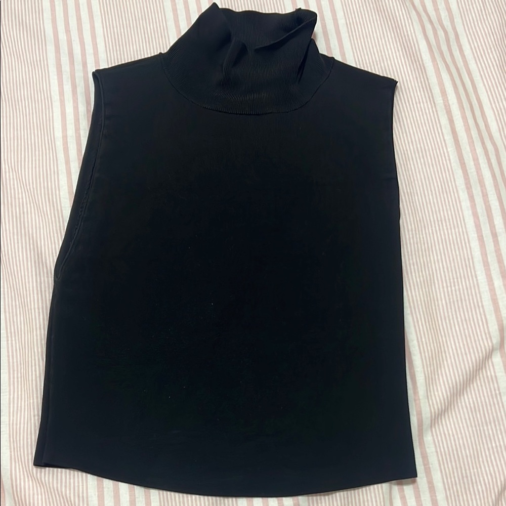 Alice + Olivia Black Fitted Tank Top